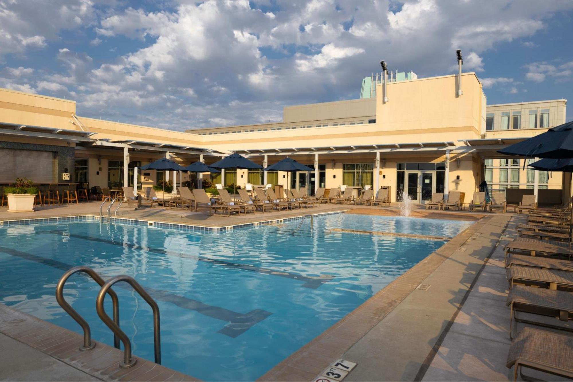 Renaissance Montgomery Hotel & Spa At The Convention Center Exterior photo
